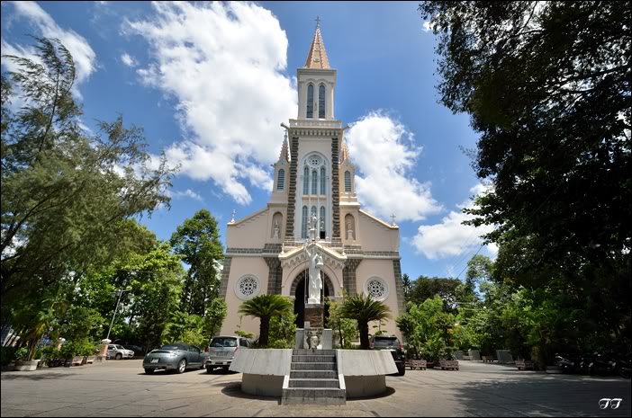 Nhà thờ Huyện Sĩ, Tp Hồ Chí Minh
