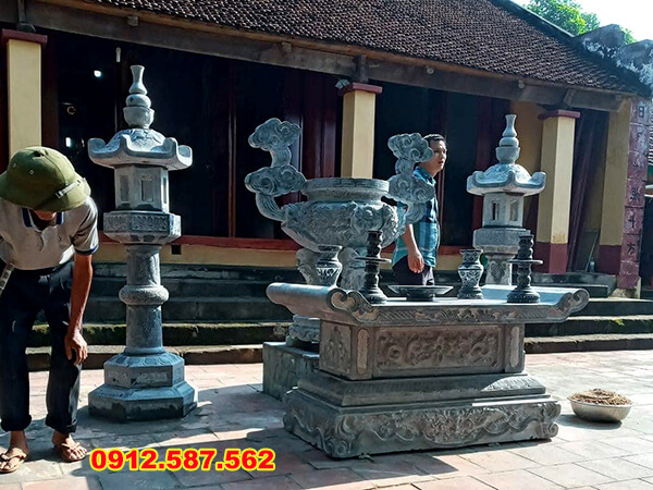 Bộ đồ thờ bằng đá đẹp gồm bàn thờ, lư hương, đèn đá, chóe đá chế tác tại Ninh Bình