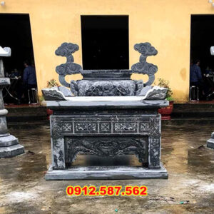 Giá bàn thờ đá tự nhiên, mẫu bàn thờ đá đẹp chế tác thủ công từ đá xanh nguyên khối.