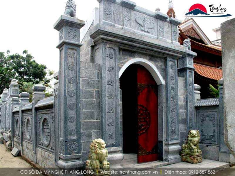 Câu đối cổng tam quan chùa