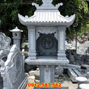 Đồ thờ cây hương đá xanh đen đẹp, chế tác nguyên khối, chạm khắc hoa văn tinh xảo.