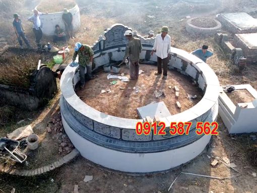 Chọn mộ đá tròn nguyên khối hay lắp ghép – So sánh ưu nhược điểm chi tiết