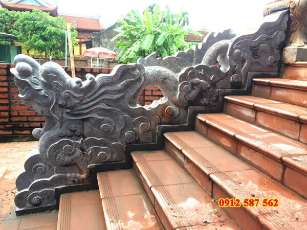 Tượng linh vật rồng đá